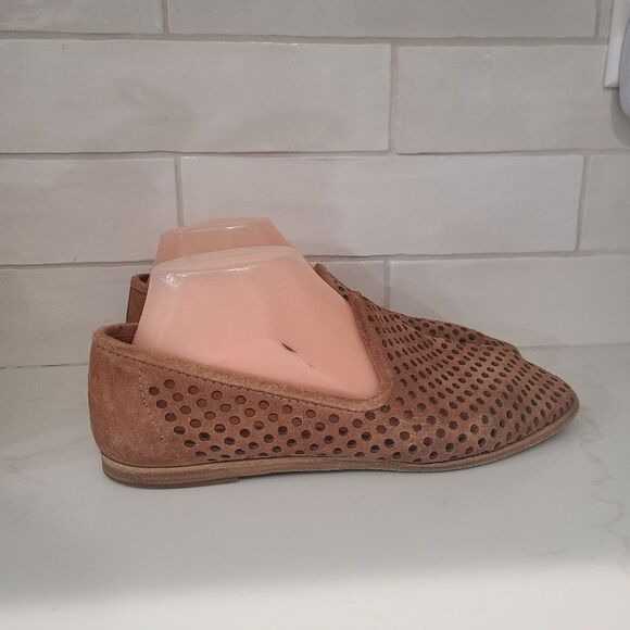 Pedro García Yasmin Perforated Suede Tan Almond Toe Loafer Flats Shoes Size 9.5 - Picture 4 of 11